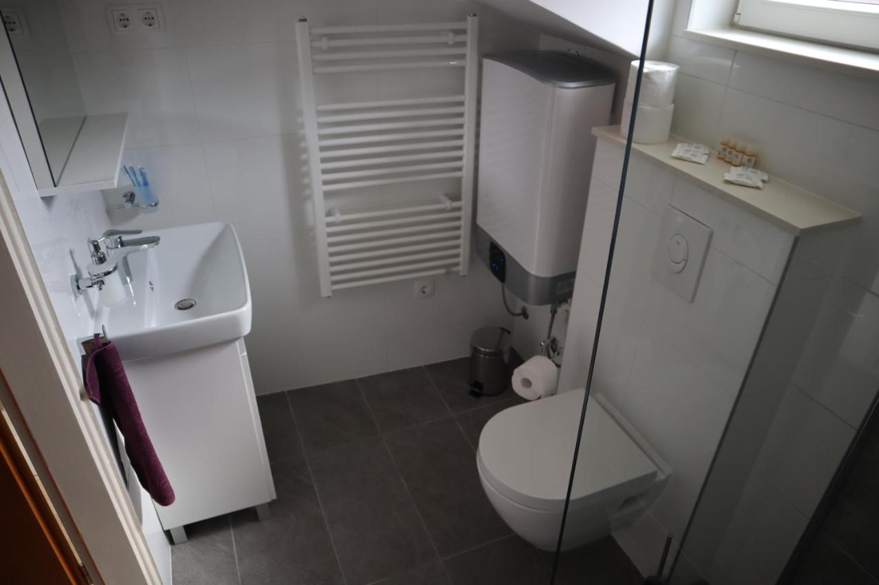 Apartments Iva Und Franka โอมิช ภายนอก รูปภาพ