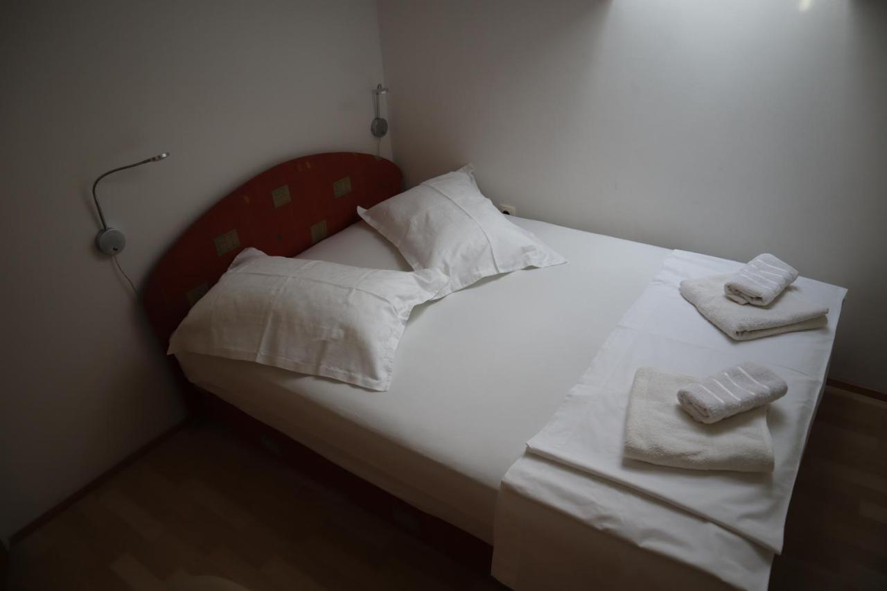 Apartments Iva Und Franka โอมิช ภายนอก รูปภาพ