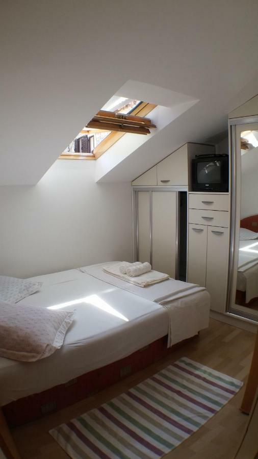 Apartments Iva Und Franka โอมิช ภายนอก รูปภาพ
