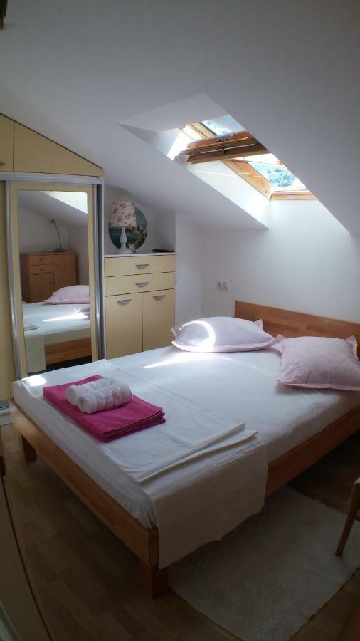 Apartments Iva Und Franka โอมิช ภายนอก รูปภาพ