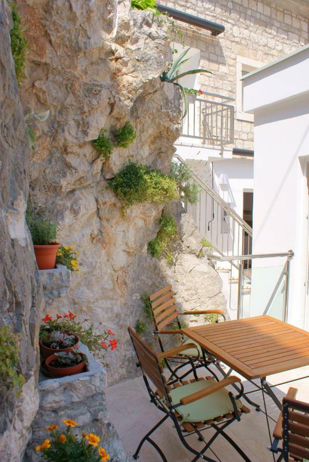 Apartments Iva Und Franka โอมิช ภายนอก รูปภาพ
