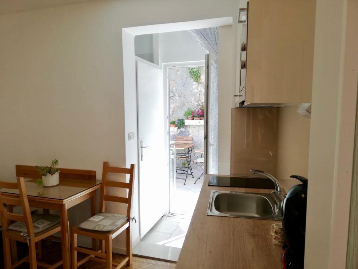 Apartments Iva Und Franka โอมิช ภายนอก รูปภาพ
